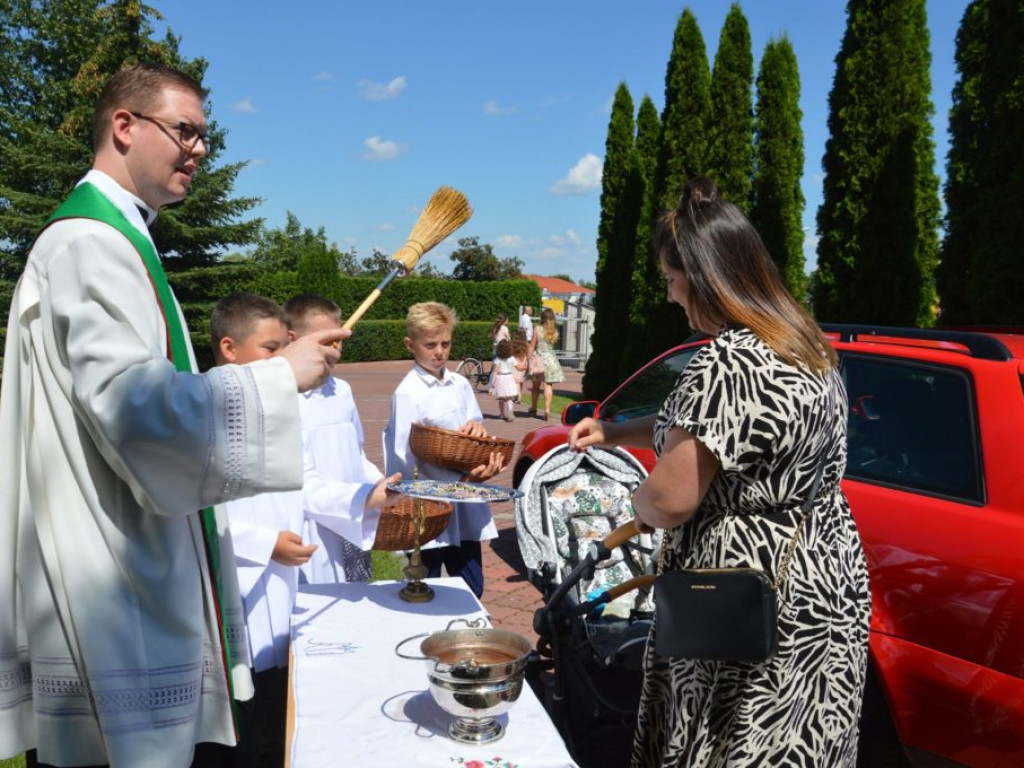 Poświęcenie pojazdów i podróżujących w parafii MBNP