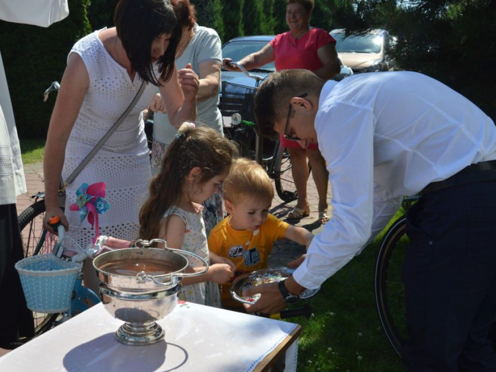 Poświęcenie pojazdów i podróżujących w parafii MBNP