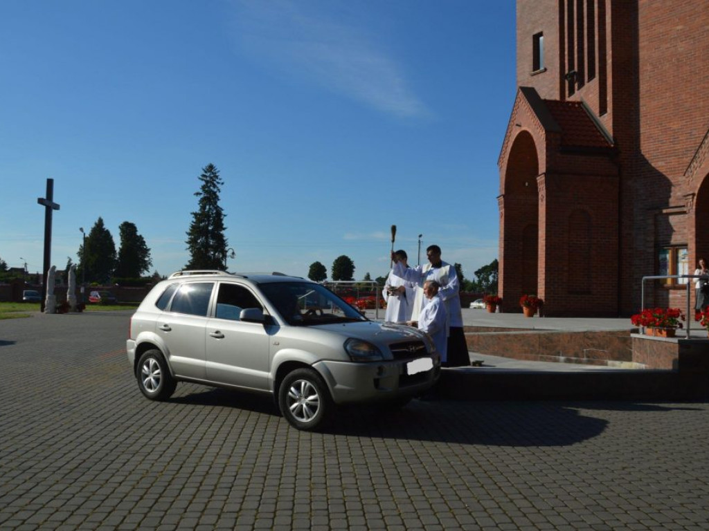 Święcenie pojazdów w parafii św. Anny