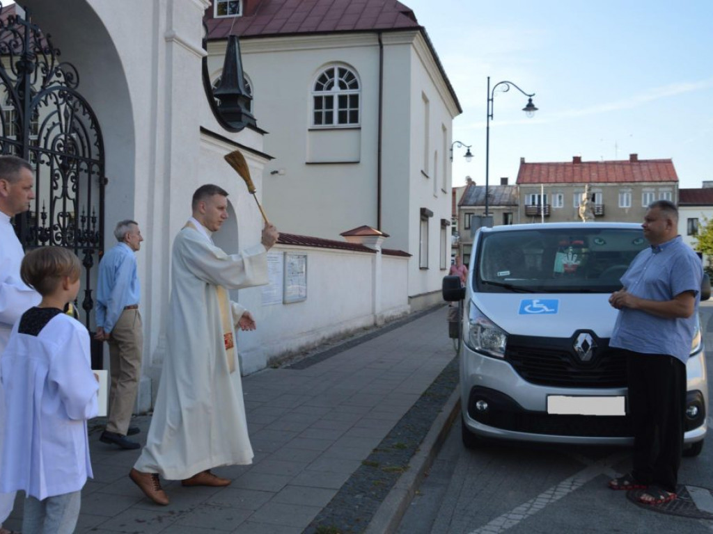 Święcenie pojazdów w parafii Trójcy Św.