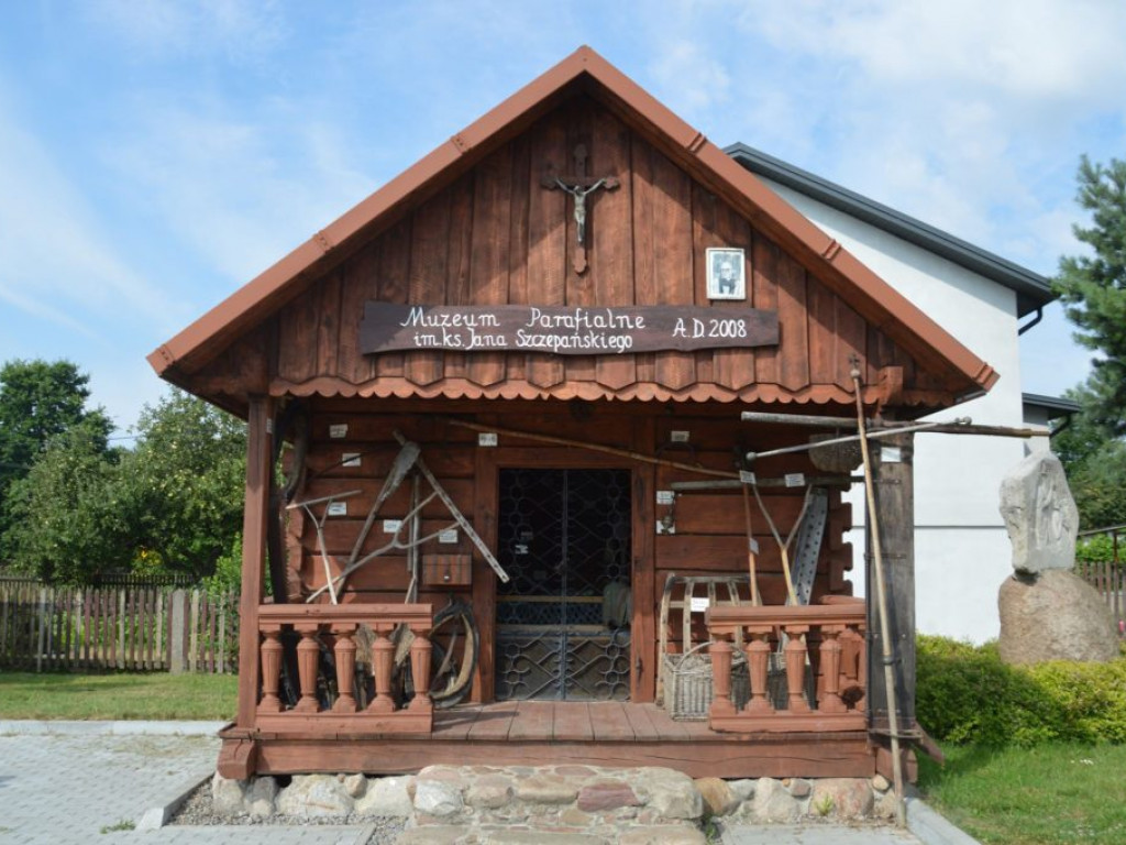 Parafia p. w. Matki Bożej Królowej Aniołów w Brzeźnicy Bychawskiej