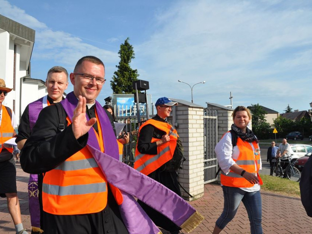 Początek sztafetowej pielgrzymki na Jasną Górę
