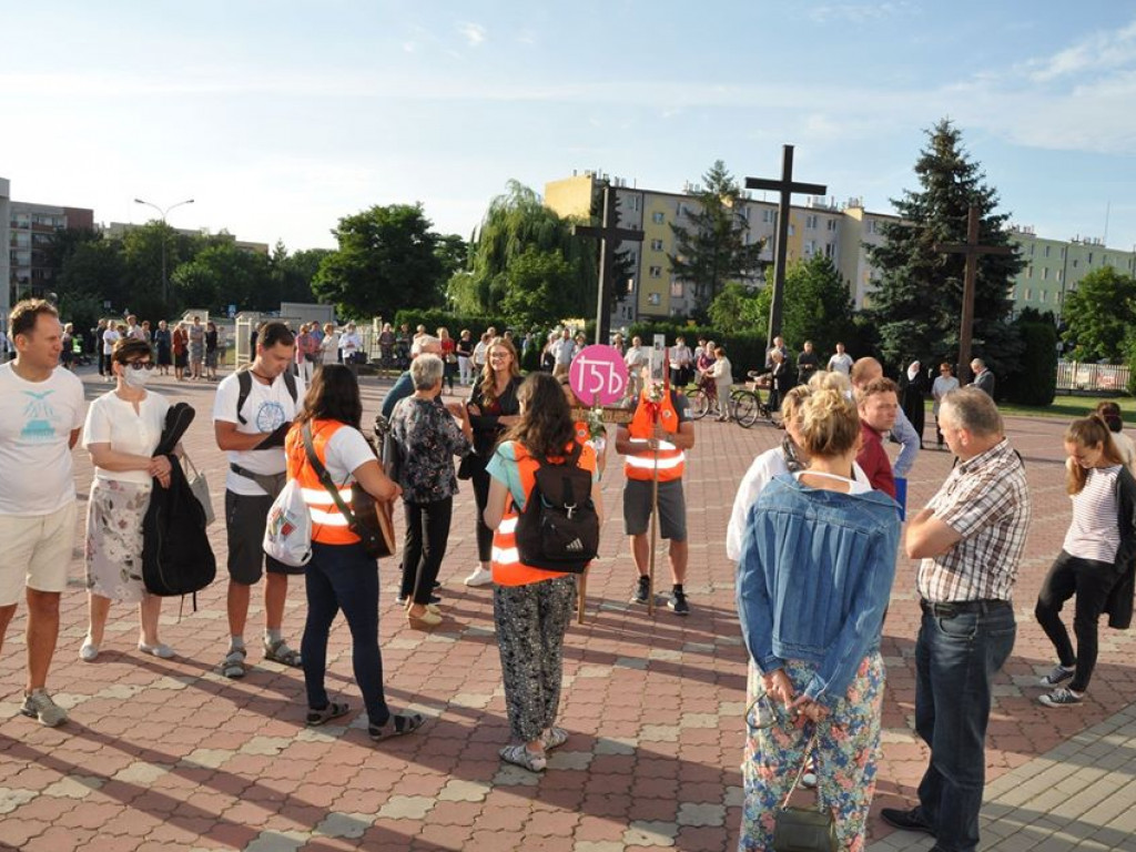 Początek sztafetowej pielgrzymki na Jasną Górę