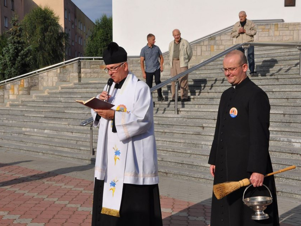 Początek sztafetowej pielgrzymki na Jasną Górę
