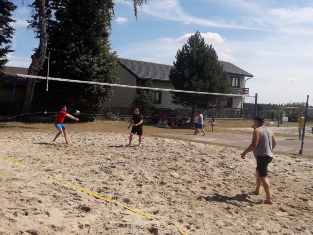 Turniej siatkówki plażowej w Płudach