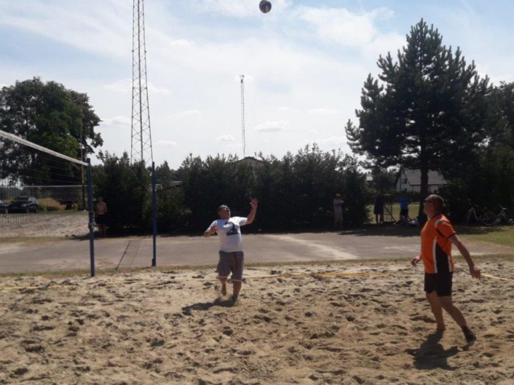 Turniej siatkówki plażowej w Płudach