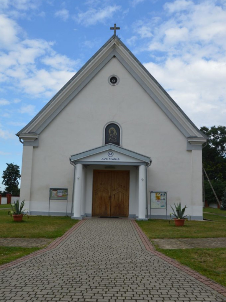 Parafia w Ostrówku-Kolonii