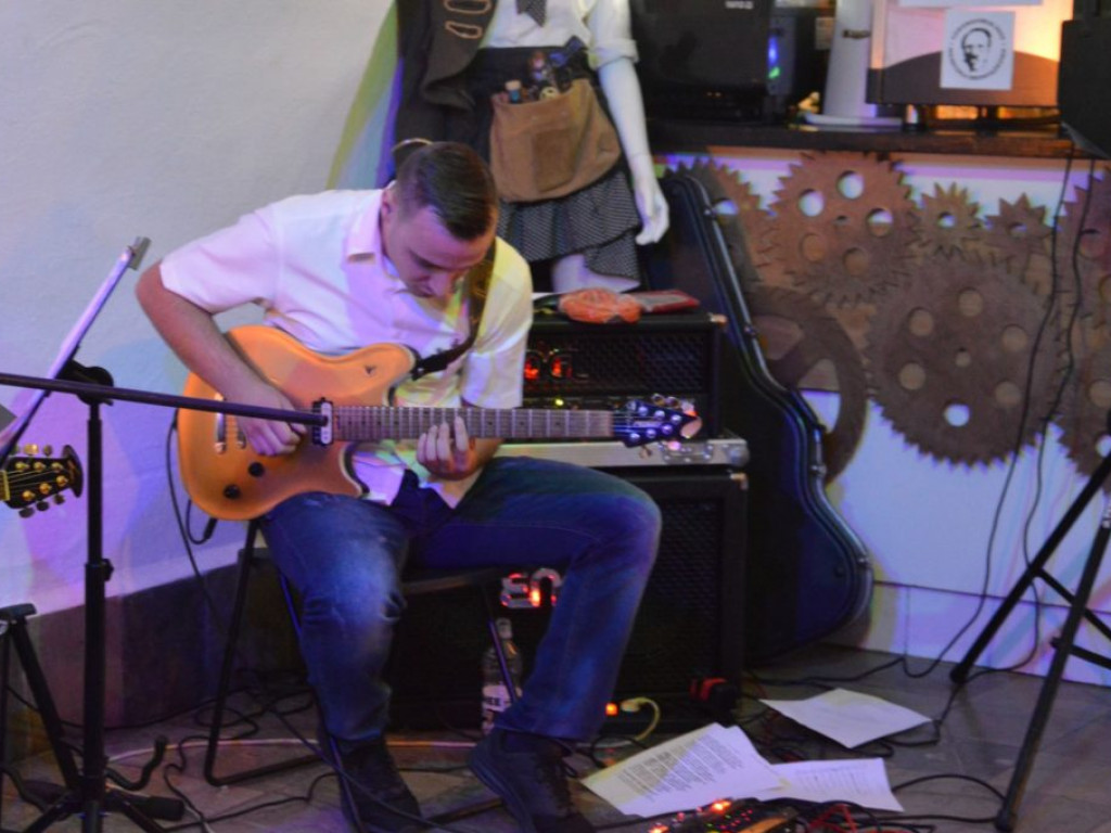 Wystawa i koncert z okazji 25-lecia Ogólnopolskich Spotkania z Piosenką Autorską