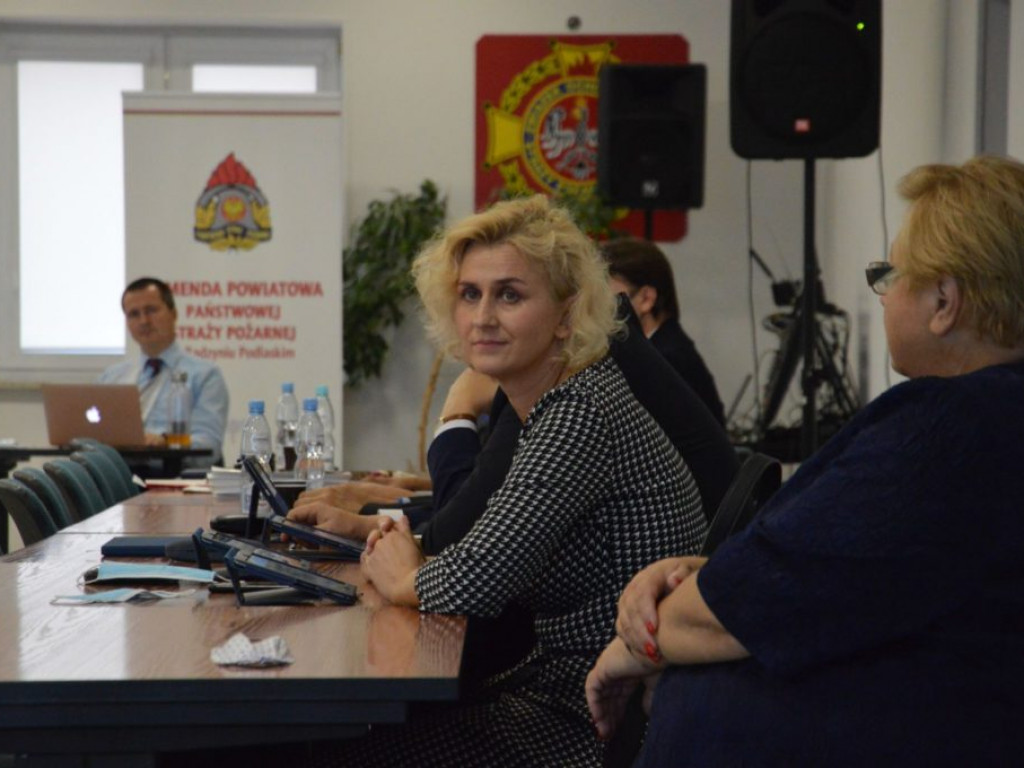 Sesja Rady Powiatu: sprawozdania dyrektorów szkół