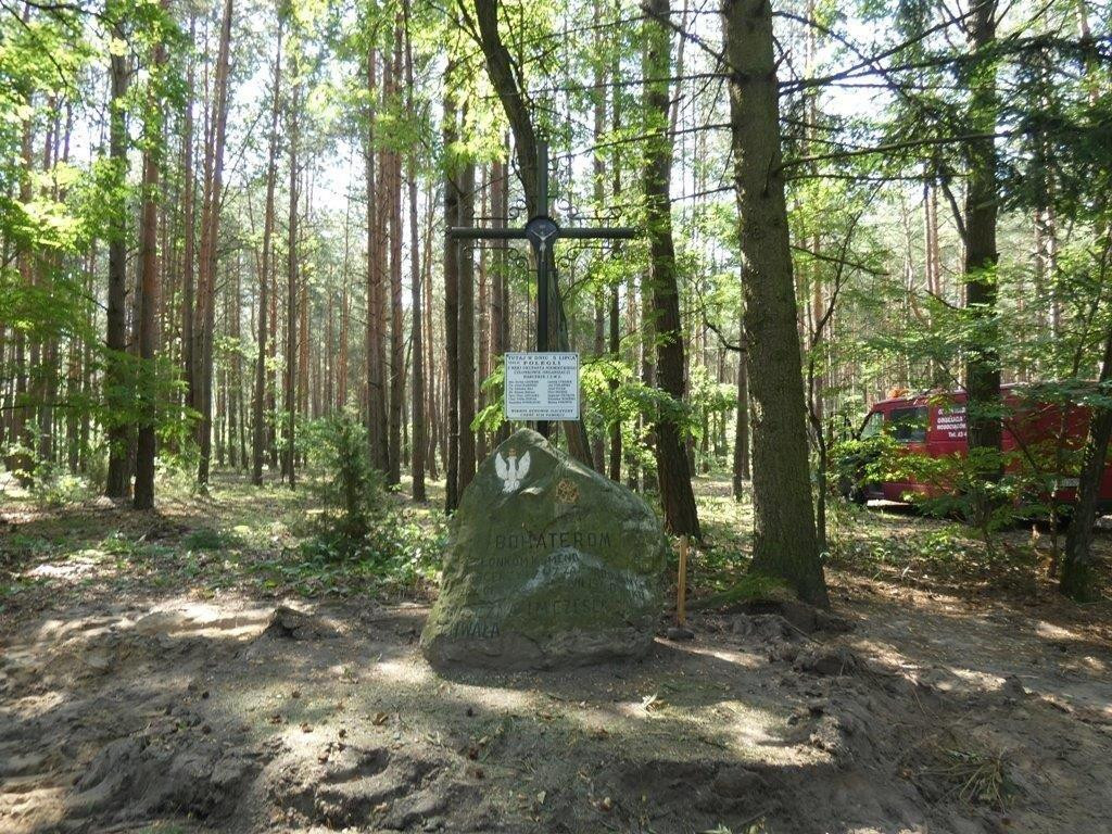 Odnowienie miejsca pamięci i czuwanie modlitewno-patriotyczne