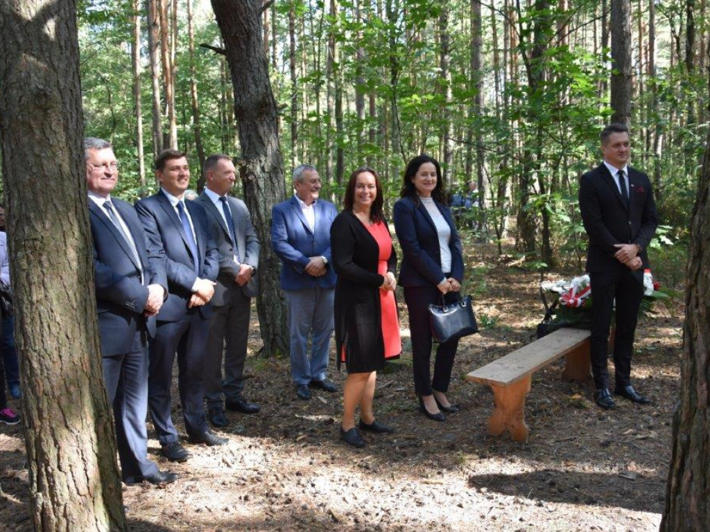 Odnowienie miejsca pamięci i czuwanie modlitewno-patriotyczne
