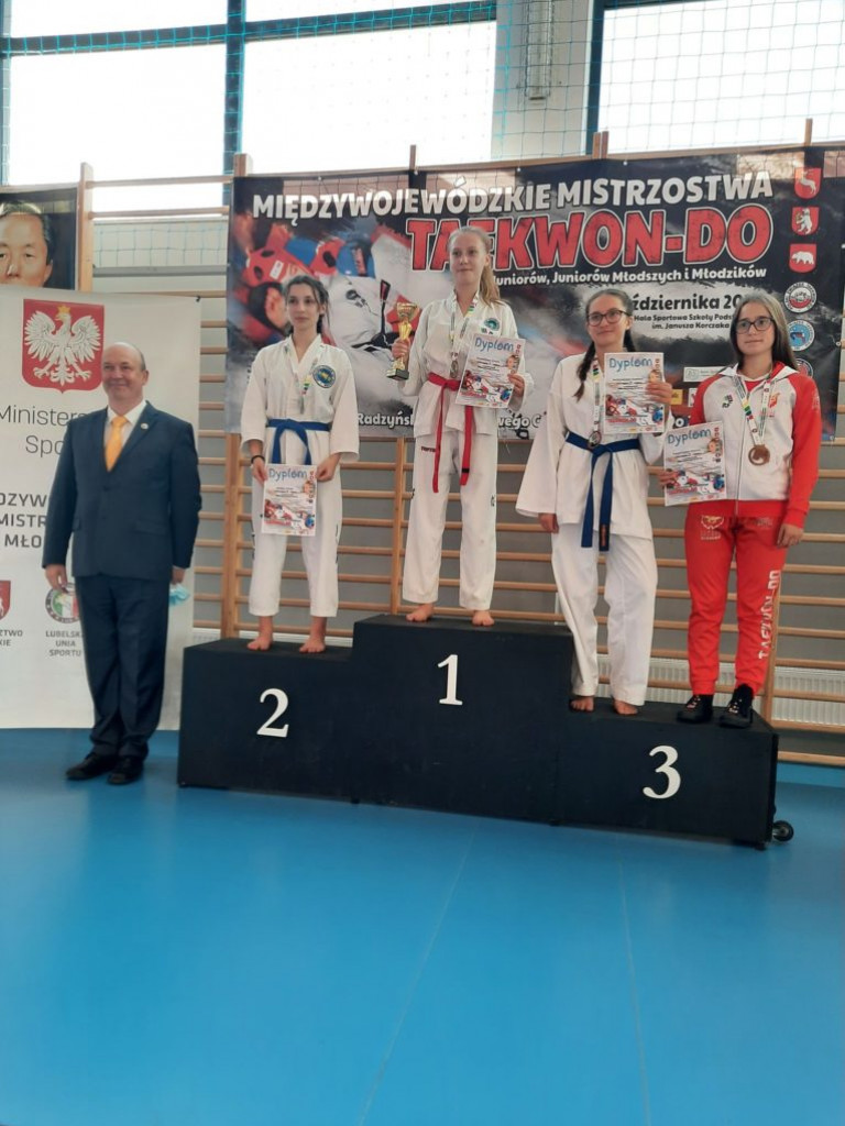 Radzyńscy zawodnicy taekwon-do na zawodach w Firleju