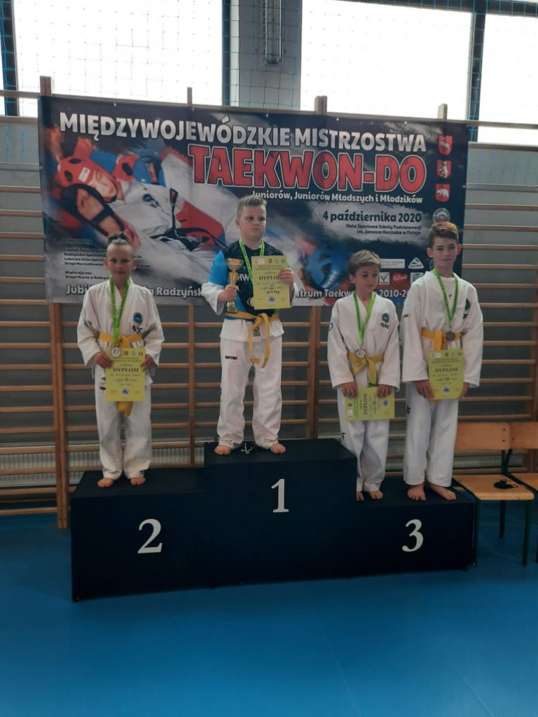Radzyńscy zawodnicy taekwon-do na zawodach w Firleju