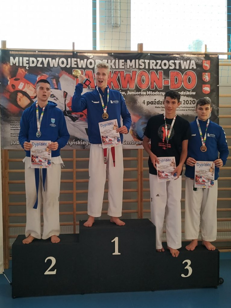 Radzyńscy zawodnicy taekwon-do na zawodach w Firleju