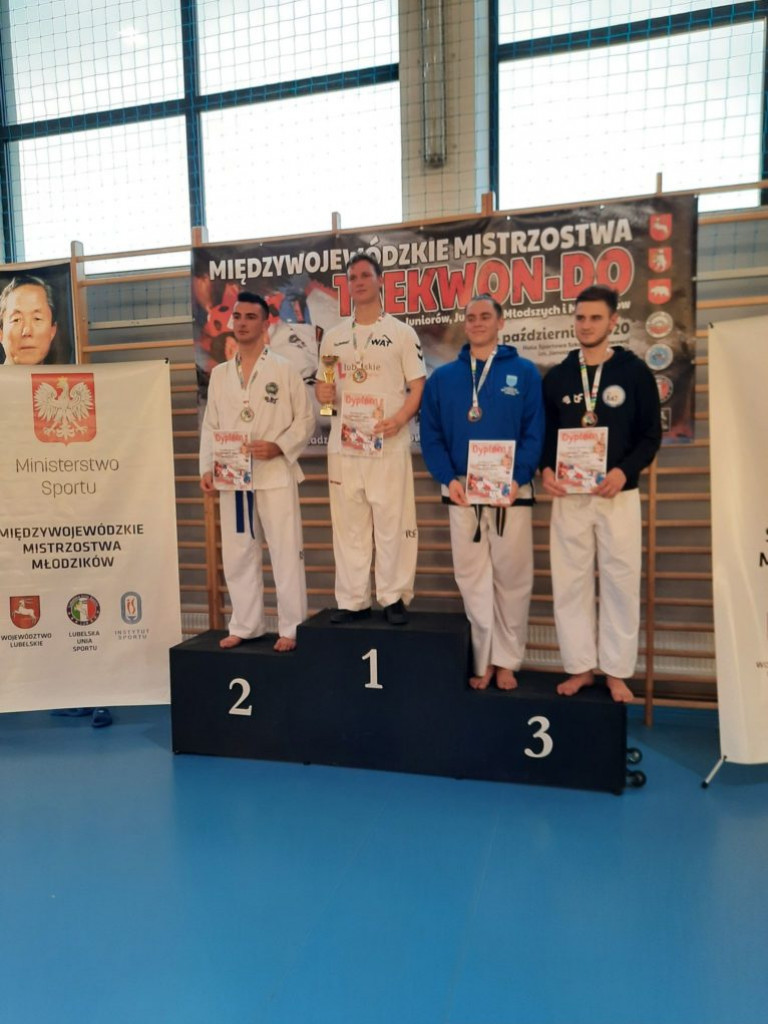 Radzyńscy zawodnicy taekwon-do na zawodach w Firleju