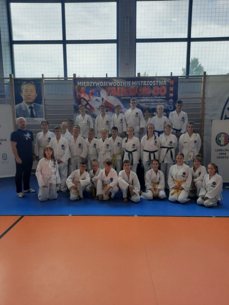 Radzyńscy zawodnicy taekwon-do na zawodach w Firleju