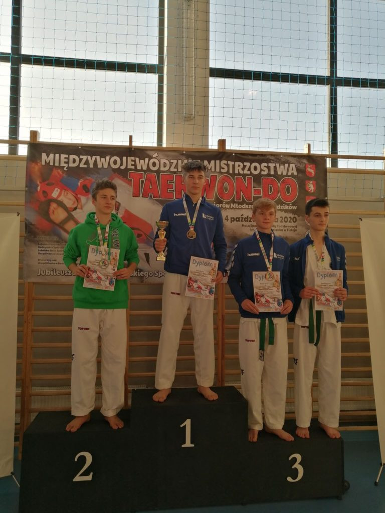 Radzyńscy zawodnicy taekwon-do na zawodach w Firleju