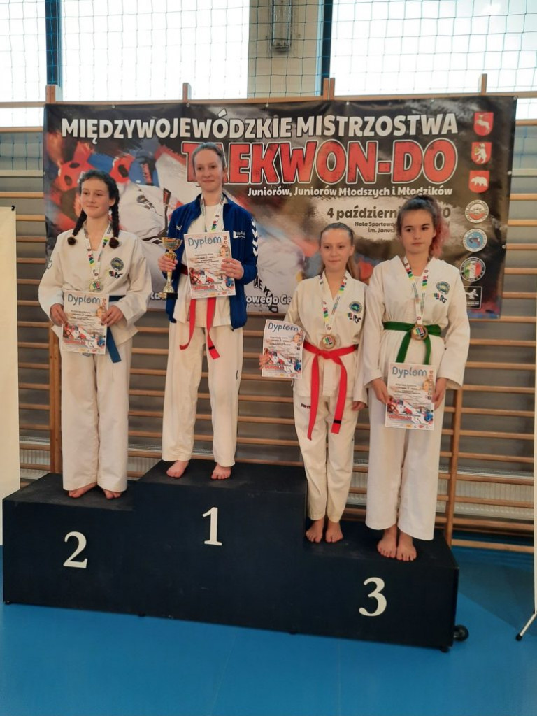Radzyńscy zawodnicy taekwon-do na zawodach w Firleju