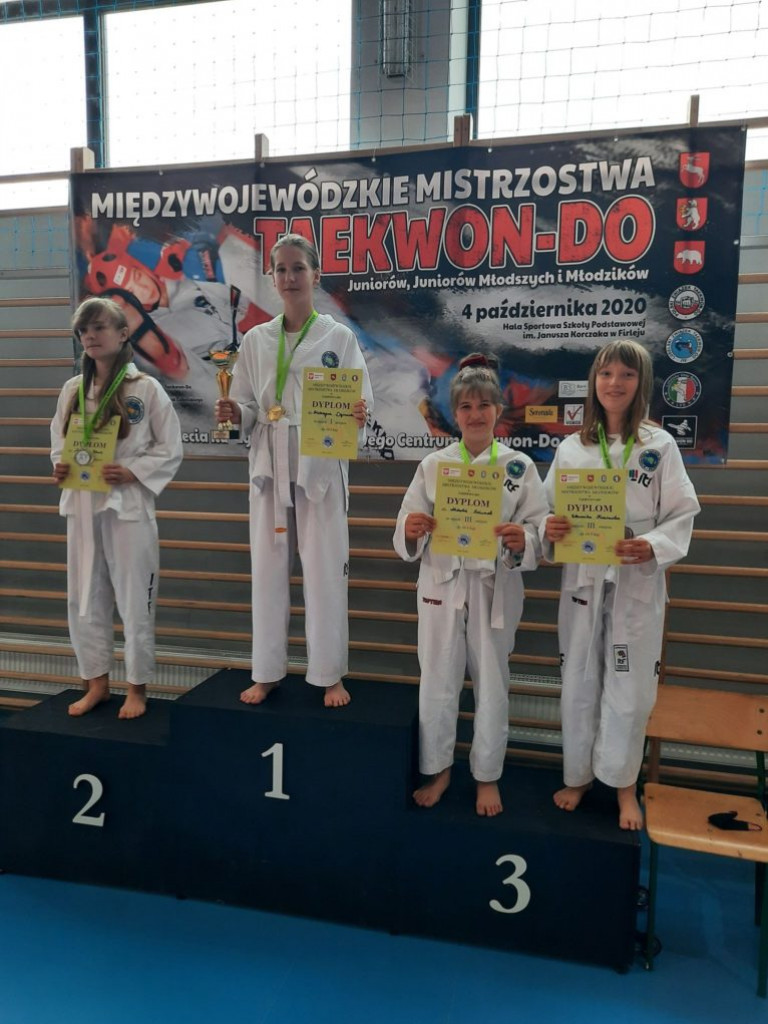 Radzyńscy zawodnicy taekwon-do na zawodach w Firleju