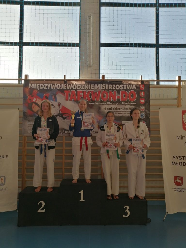 Radzyńscy zawodnicy taekwon-do na zawodach w Firleju