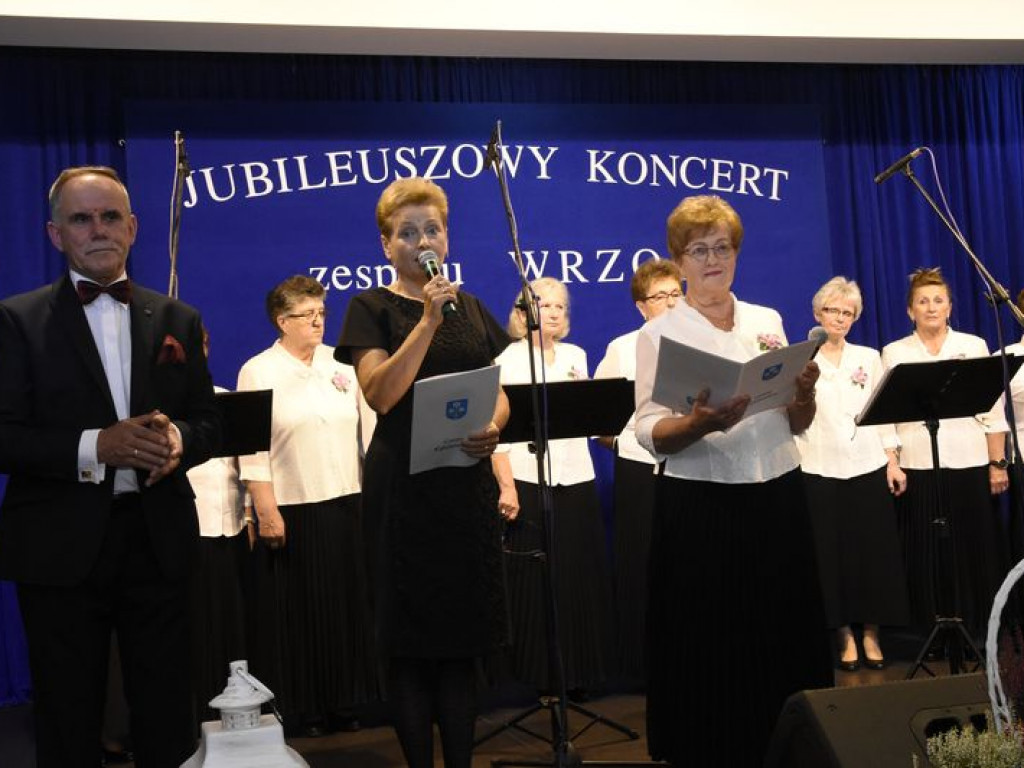 XIII Gminny Konkurs na Autentyczną Pieśń Ludową w Kąkolewnicy i odznaczenie 