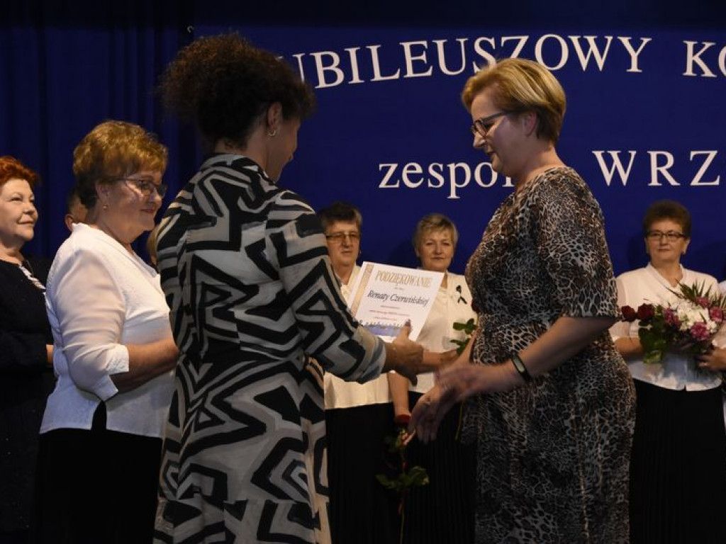 XIII Gminny Konkurs na Autentyczną Pieśń Ludową w Kąkolewnicy i odznaczenie 