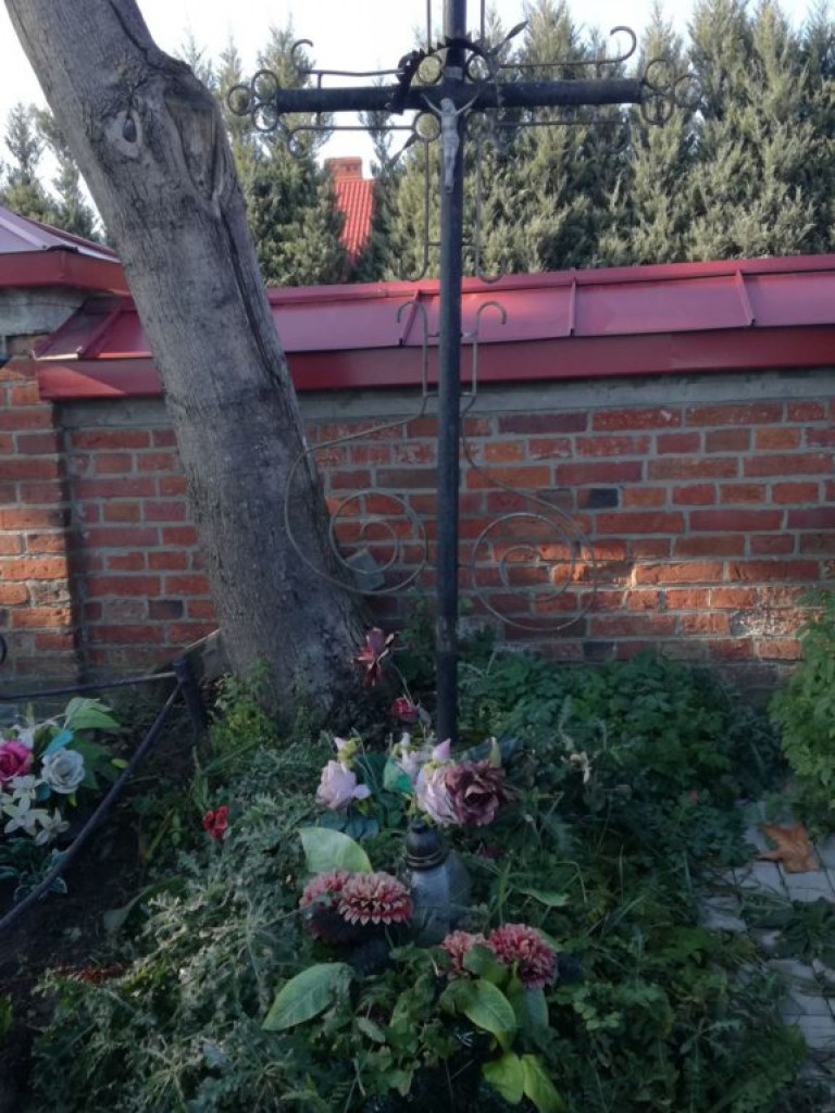 Stare nagrobki na radzyńskim cmentarzu