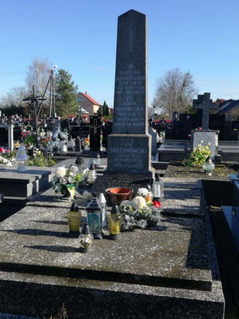 Stare nagrobki na radzyńskim cmentarzu