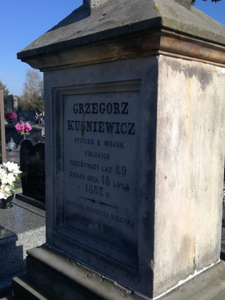 Stare nagrobki na radzyńskim cmentarzu