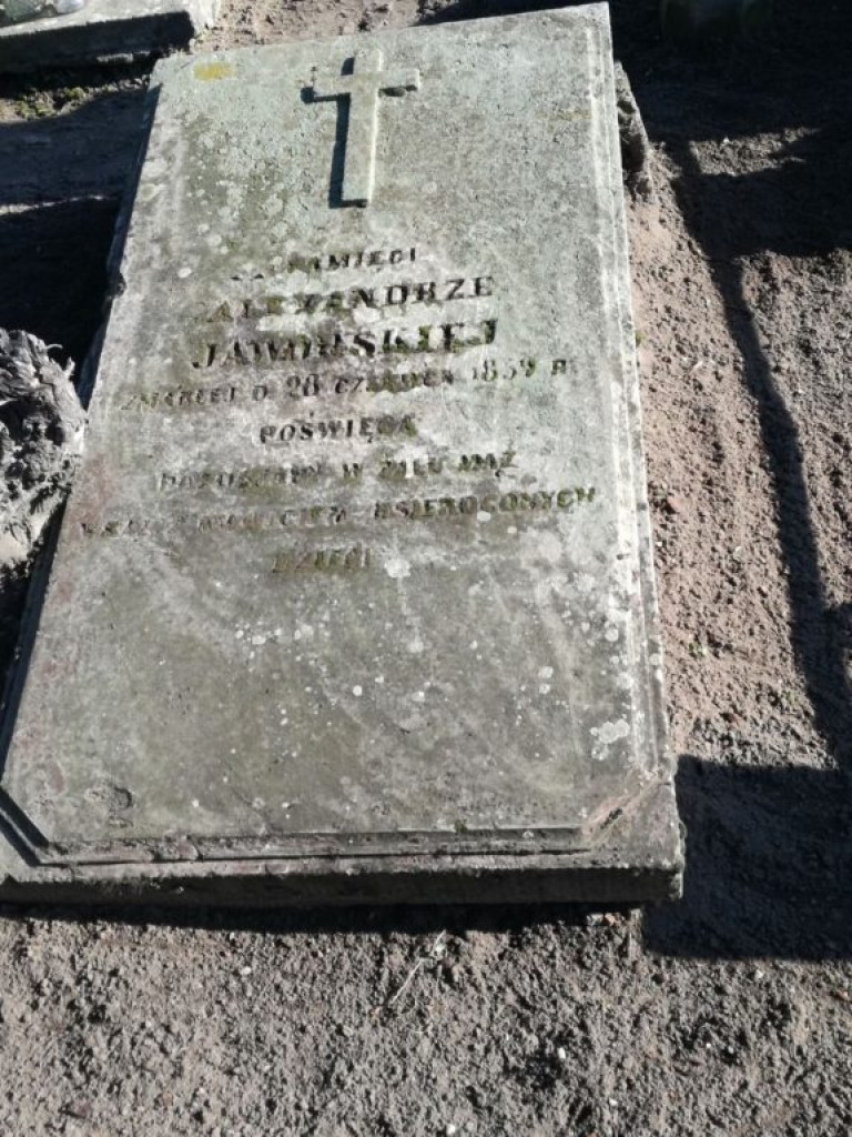 Stare nagrobki na radzyńskim cmentarzu