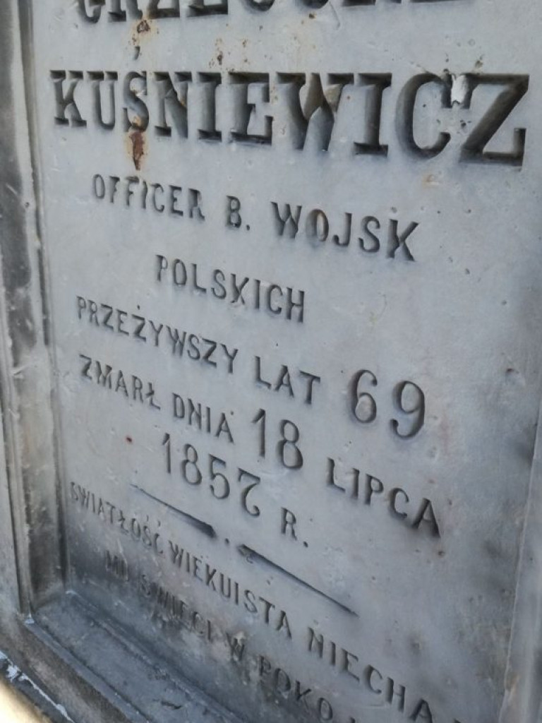 Stare nagrobki na radzyńskim cmentarzu