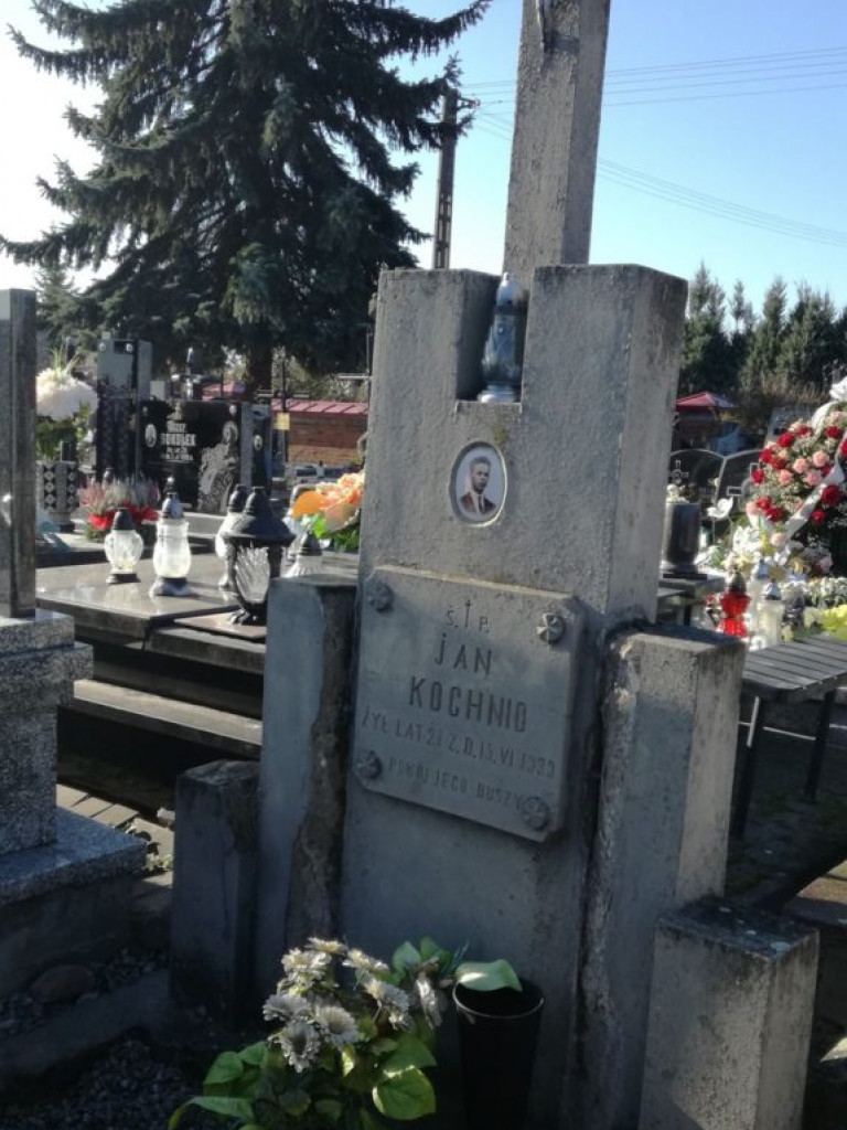 Stare nagrobki na radzyńskim cmentarzu