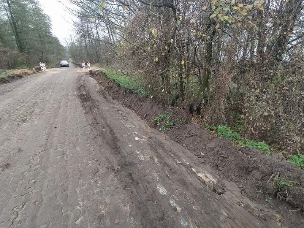 Remont drogi w Turowie