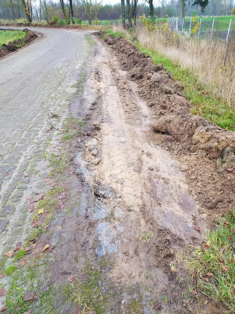 Remont drogi w Turowie