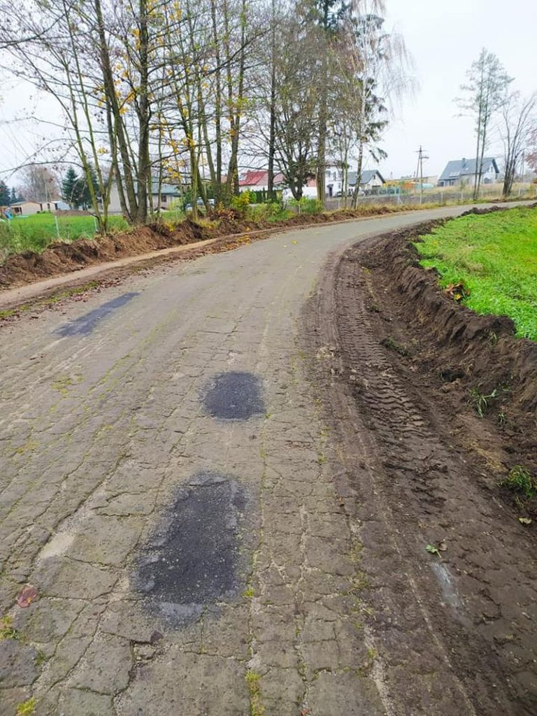 Remont drogi w Turowie
