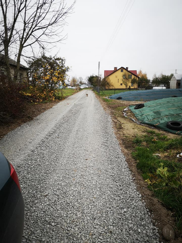 Utwardzanie dróg w Żyłkach i Rozwadowie