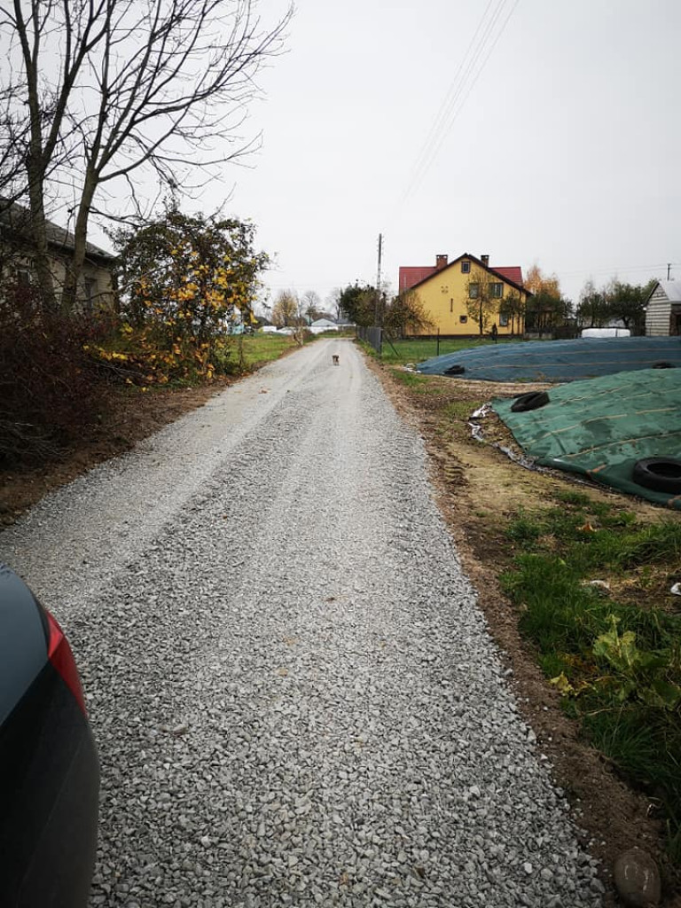Utwardzanie dróg w Żyłkach i Rozwadowie