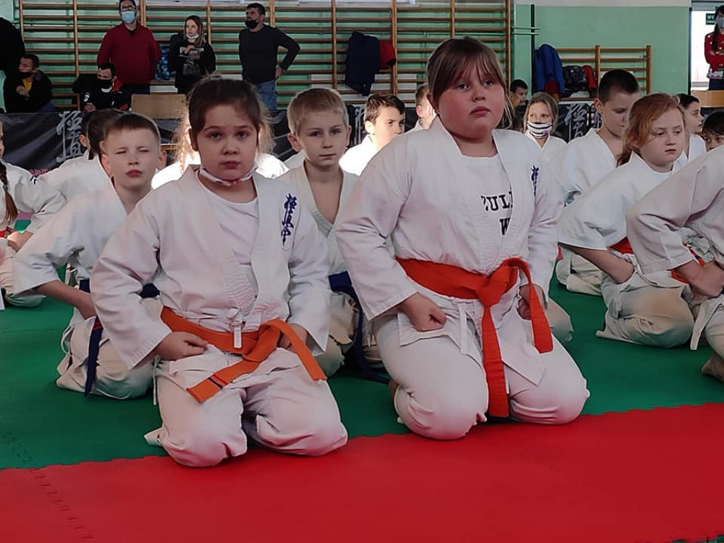 Karatecy z powiatu radzyńskiego na turnieju w Łabuńkach