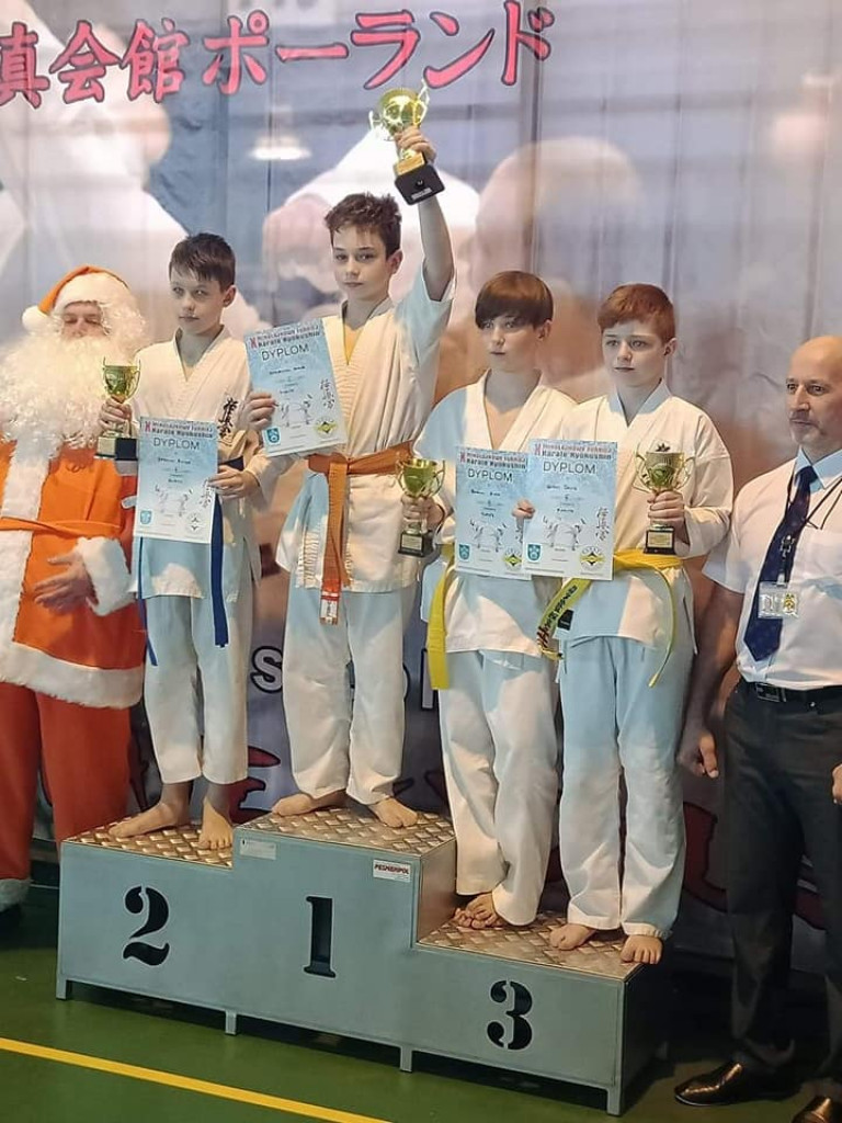 Karatecy z powiatu radzyńskiego na turnieju w Łabuńkach