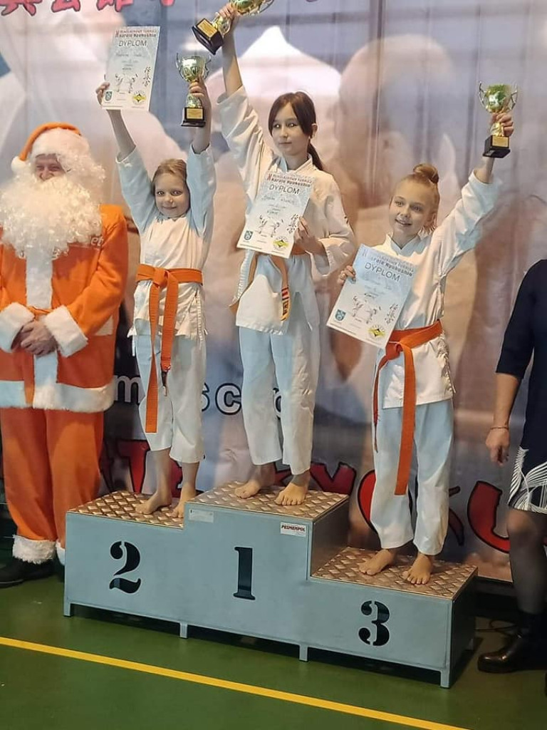 Karatecy z powiatu radzyńskiego na turnieju w Łabuńkach