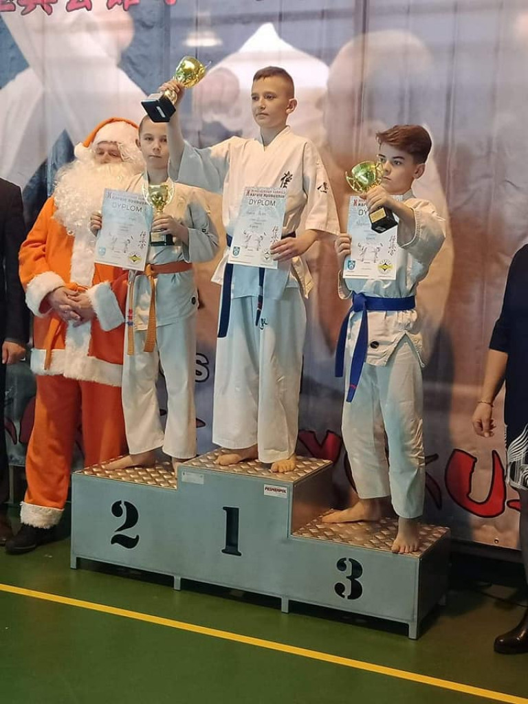 Karatecy z powiatu radzyńskiego na turnieju w Łabuńkach