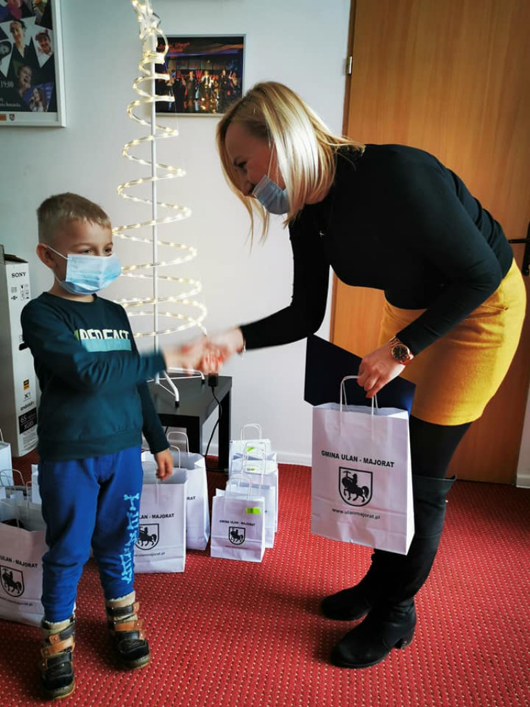 Wręczenie nagród w konkursie piosenek świątecznych