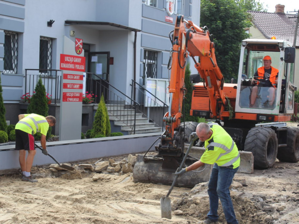 Remonty dróg w Komarówce Podlaskiej