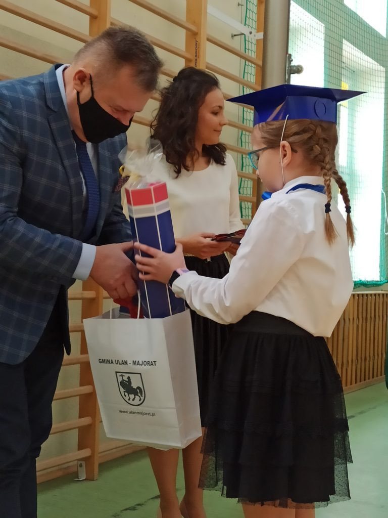 Ślubowanie pierwszoklasistów w SP w Domaszewnicy