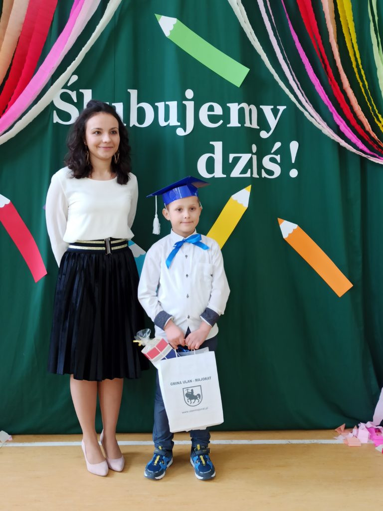 Ślubowanie pierwszoklasistów w SP w Domaszewnicy