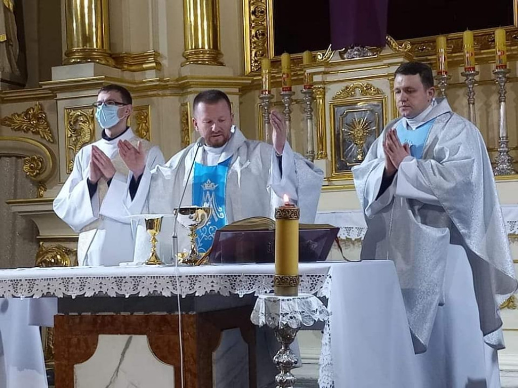 Zawierzenie Się Jezusowi w radzyńskich parafiach