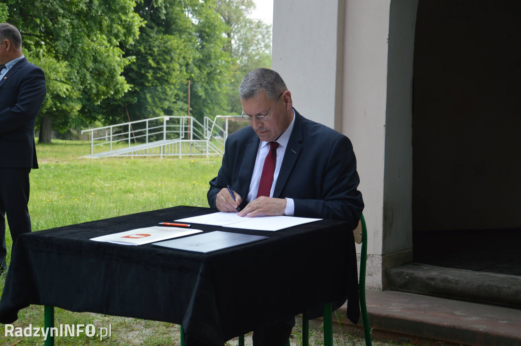 Wystawa i podpisanie umowy w/s kaplicy