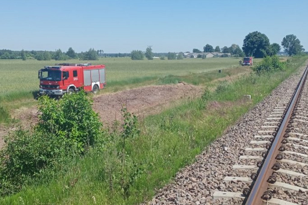 Pożar przy torach w Zakrzewie