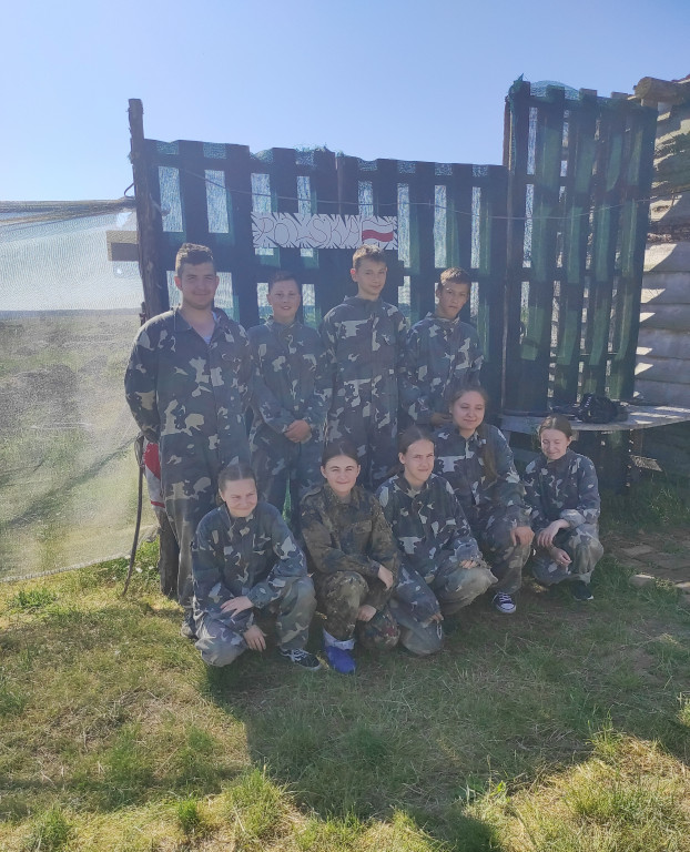 Uczniowie z SP w Sobolach na paintballu