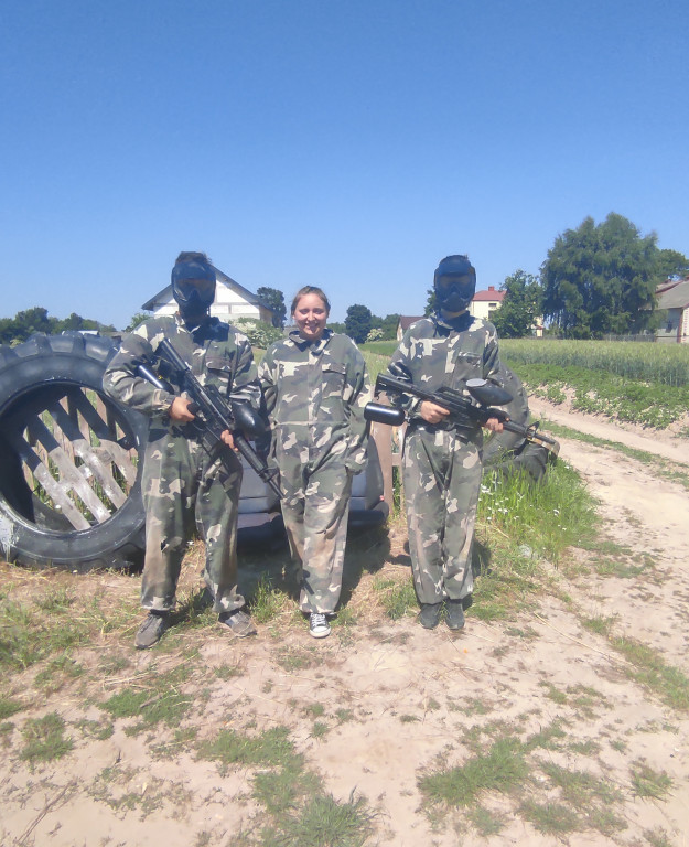 Uczniowie z SP w Sobolach na paintballu